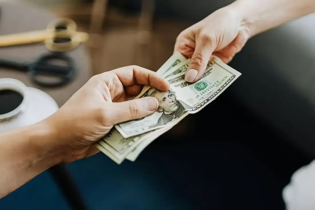 How Much Does a Language Interpreter Earn? Tracendio